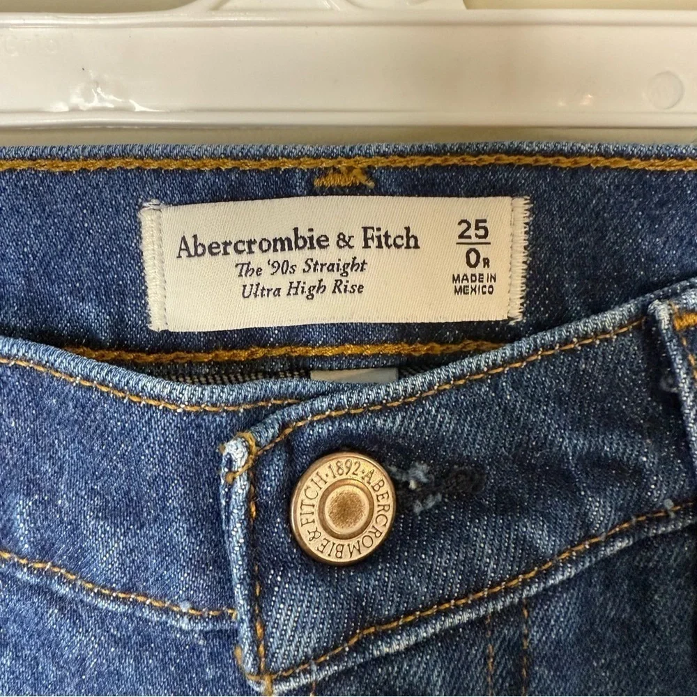 ABERCROMBIE Curve Love 90s Straight Ultra High Rise Dark Wash 0 Regular